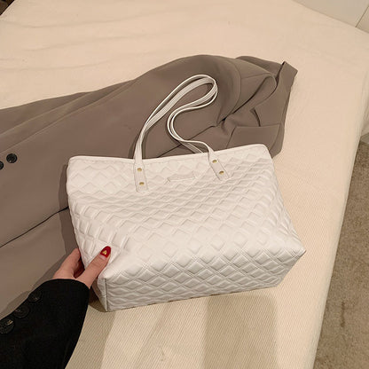 Commuter Shoulder Bag With A Diamond-check Pattern