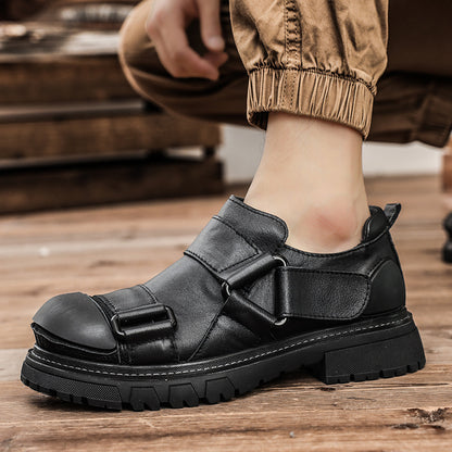 Work Boots Made From Full-grain Cowhide With A Round Toe And Low-cut Design