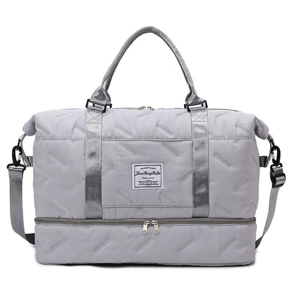 High-capacity Fitness Bag With A Dry-wet Separation Design